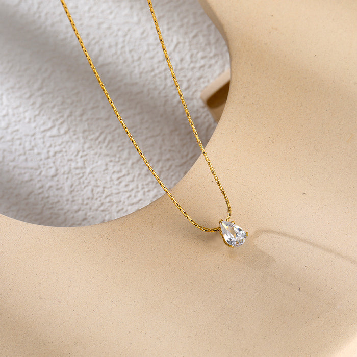 Wholesale Solo diamond cube teardrop diamond necklace,  simple and exquisite titanium steel clavicle chain necklace