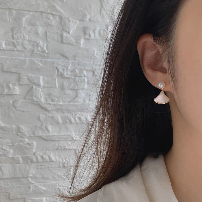 Wholesale Natural Freshwater Pearl Earrings High-grade Texture Silver Pin Earrings