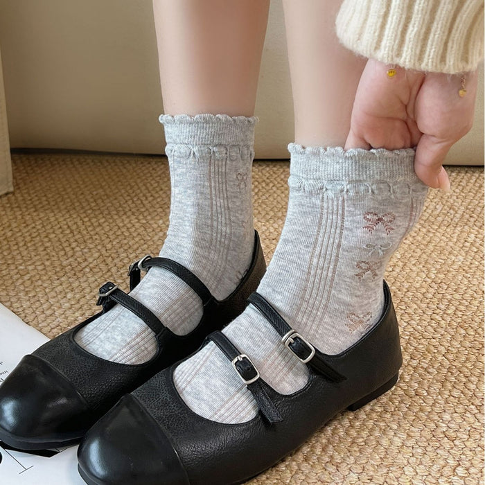 Wholesale Socks for women in spring and summer, thin style, mid tube socks with bow, embroidered lace, stacked socks, hollowed out breathable women's socks