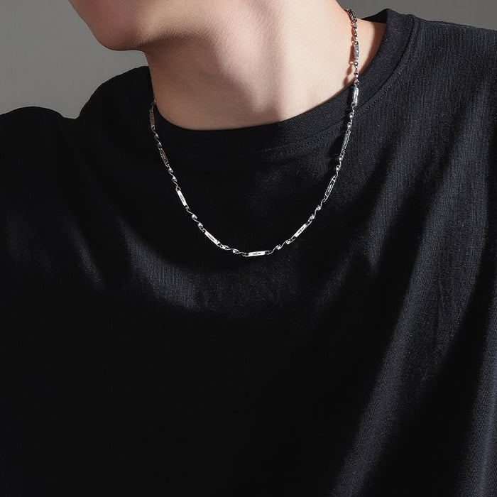 Wholesale M ö bius starry collarbone chain, neckchain that does not fade, trendy men's accessories twisted and spliced pendant chain ins, titanium steel necklace