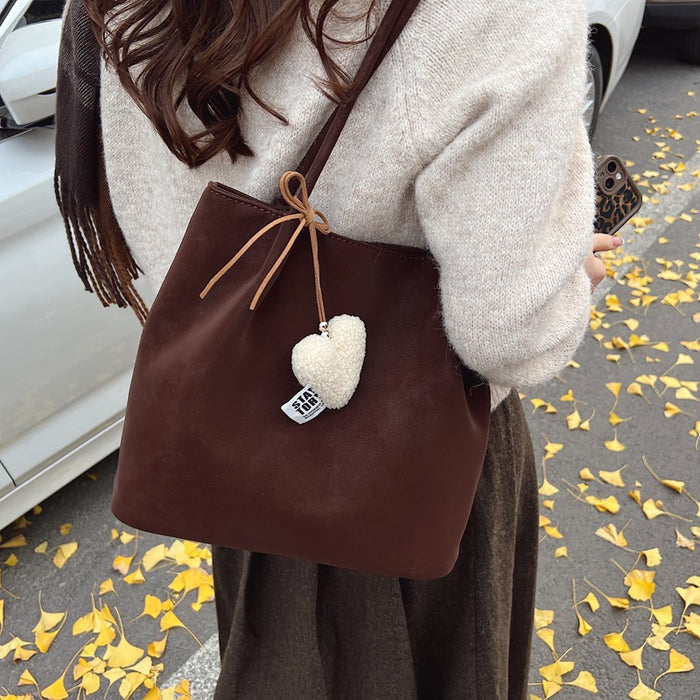 Wholesale Retro suede tote bag, fashionable large capacity armpit bag, casual commuting shoulder bag