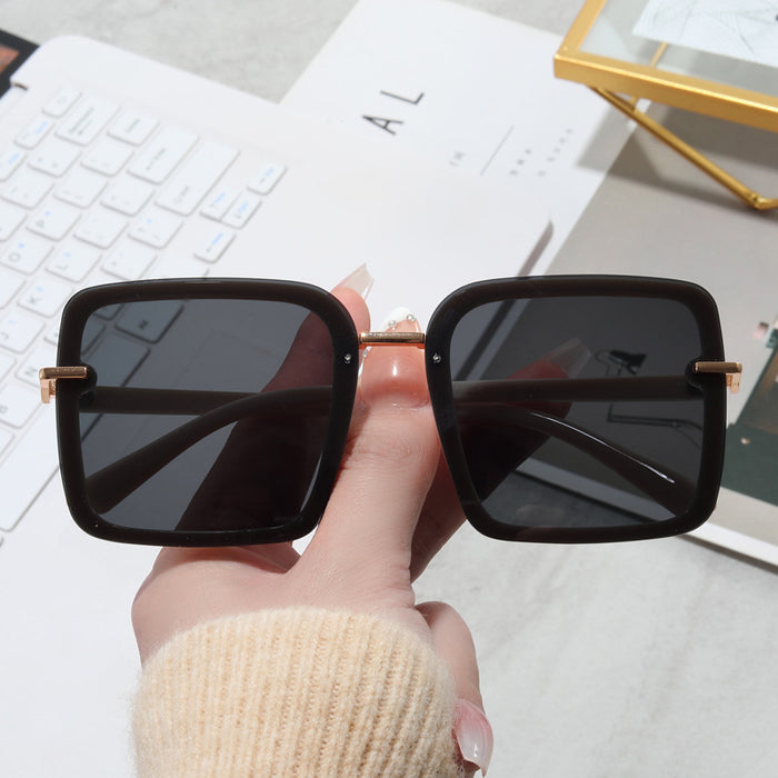 Wholesale Retro large frame square sunglasses for women's fashion street photography sunglasses glasses