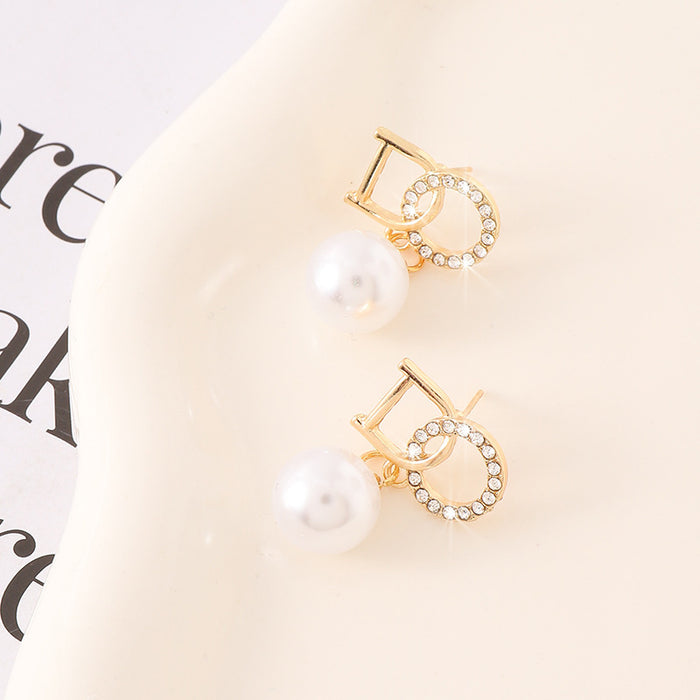 Wholesale Luxurious letter studded diamond pearl earrings with high-end temperament and versatile silver needle earrings wholesale earrings