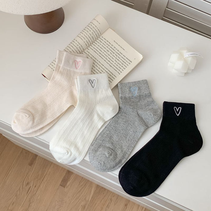 Wholesale New mesh breathable heart-shaped embroidered simple socks versatile short tube women's socks