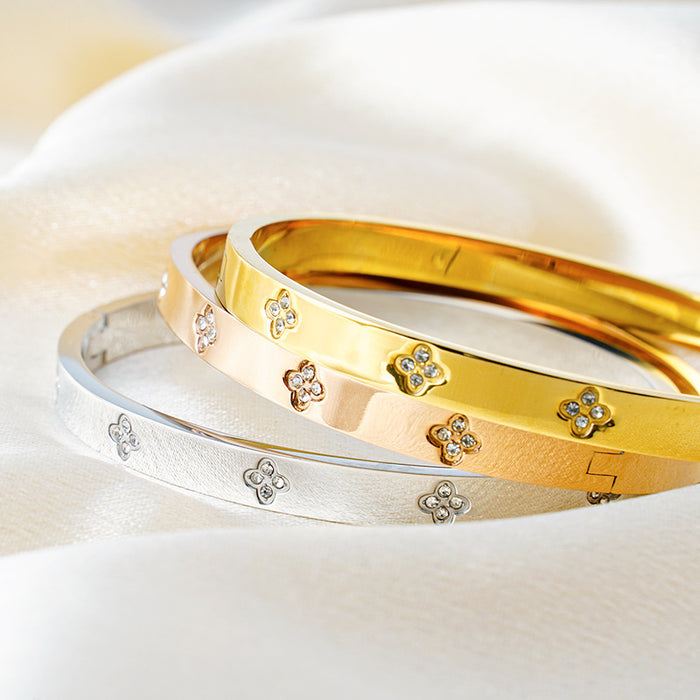 Wholesale Four leaf clover diamond inlaid bracelet, fashionable and simple bracelet, gold-plated stainless steel bracelet