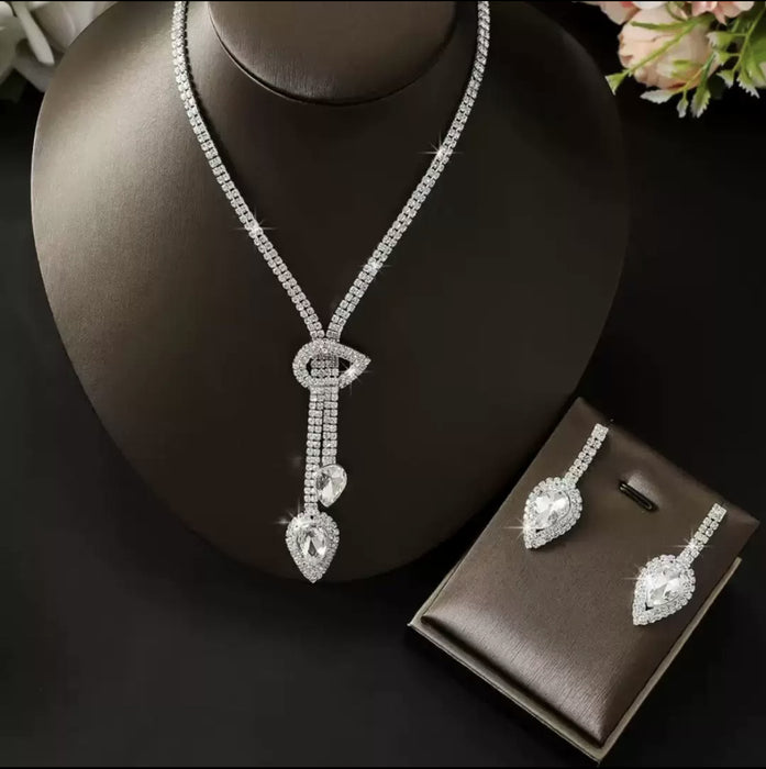 Wholesale Teardrop gemstone pendant necklace and earring jewelry set for women