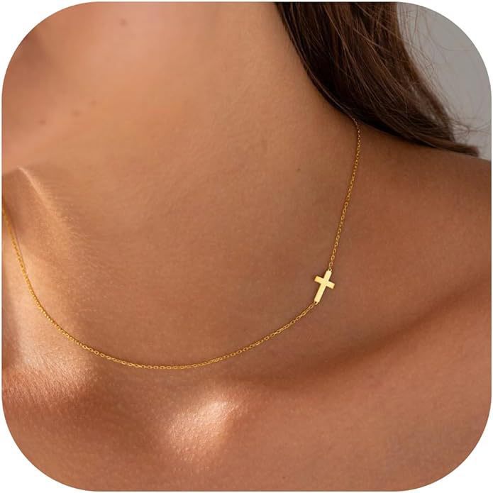 Wholesale Stainless steel gold-plated small cross pendant necklace, collarbone chain, fashionable