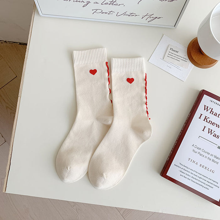 Wholesale Socks with small flower embroidery in the middle tube, versatile and trendy stacking socks