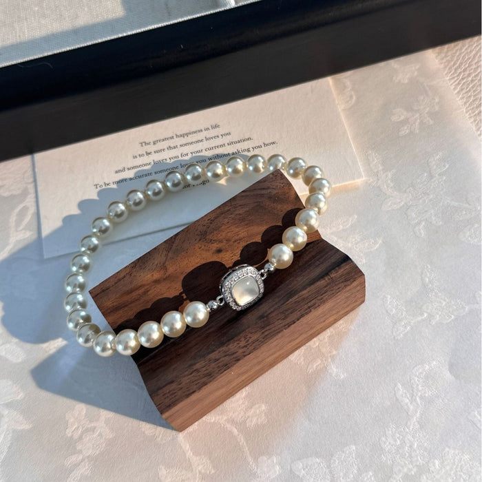 Wholesale Fashionable retro pearl double-layer women's light luxury temperament, high-end sense, niche personality pearl bracelet