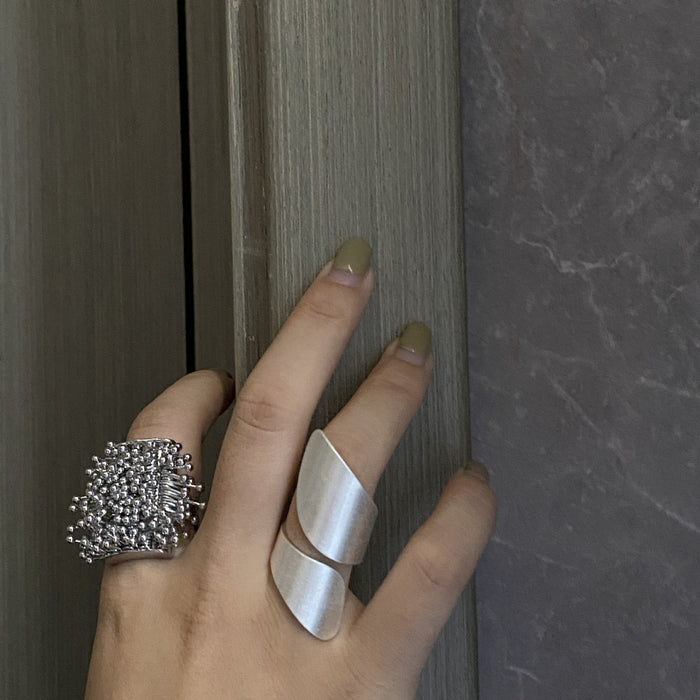 Wholesale Silver brushed frosted open index finger ring with a cool design and exaggerated personality, irregular ring