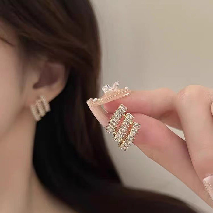 Wholesale Light luxury silver needle full diamond earrings with exquisite temperament, geometric earrings, retro and simple commuting earrings