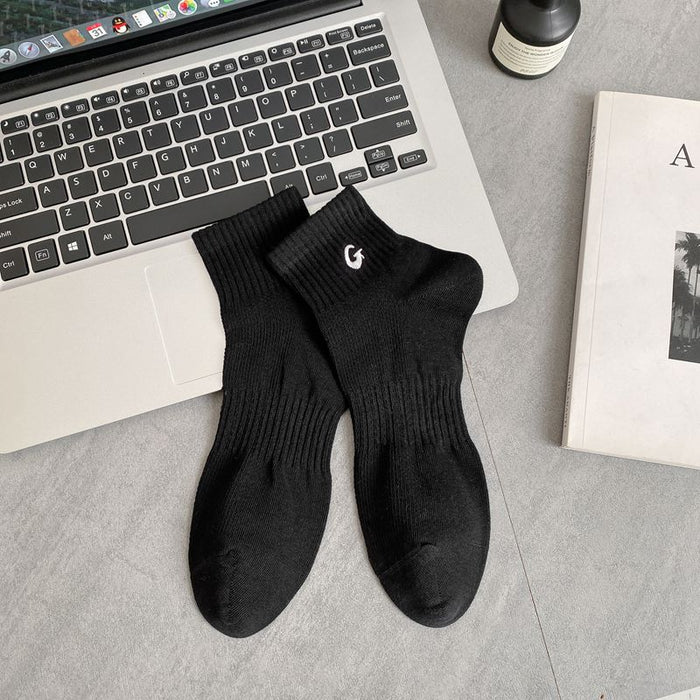 Wholesale Socks made of cotton, versatile, sport embroidered, sport boat socks, five point socks