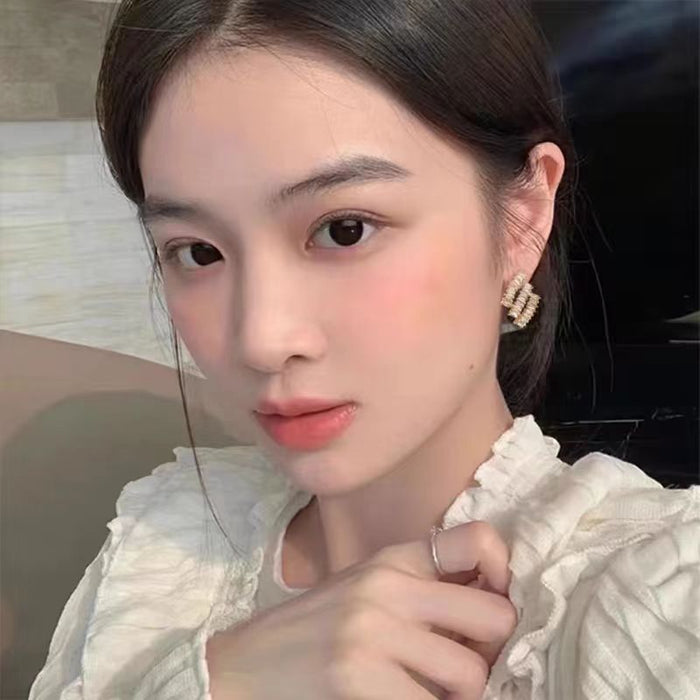 Wholesale Light luxury silver needle full diamond earrings with exquisite temperament, geometric earrings, retro and simple commuting earrings