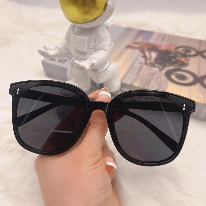 Wholesale Sunglasses for women and men, driving, cycling, traveling, taking photos, personalized UV resistant sunglasses