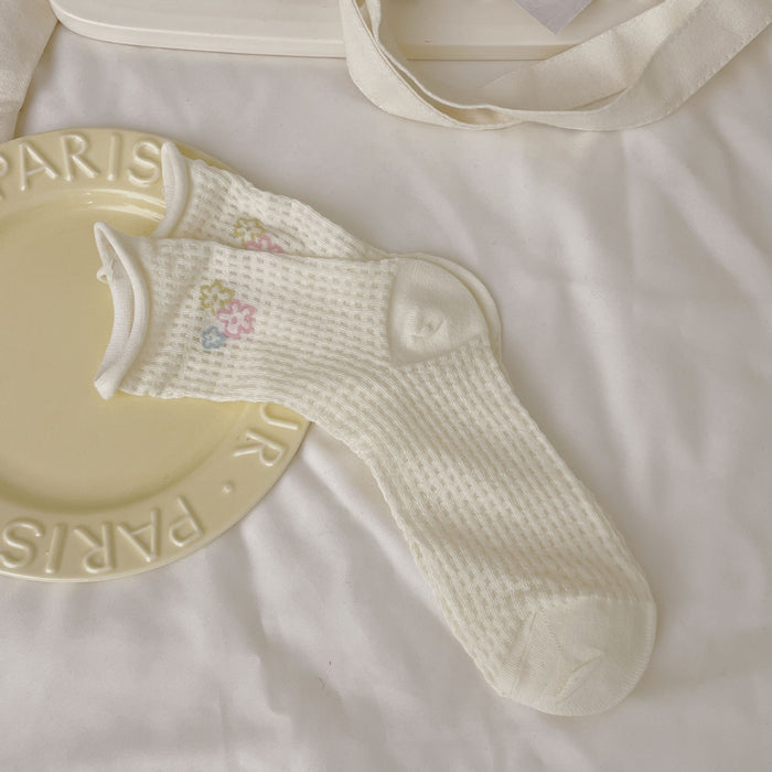 Wholesale Thin sweat absorbing milk white mid tube socks with mesh breathable lace stacking socks