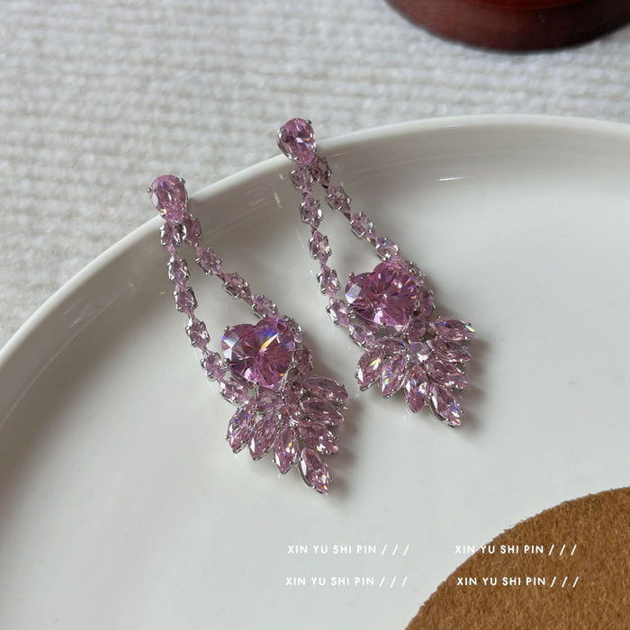 Wholesale Design a high-end sparkling diamond luxury necklace earring set with a heart and temperament accessory