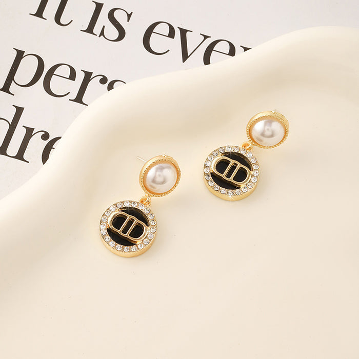 Wholesale Silver Needle Pearl Fashionable Luxury Light Luxury Retro Earrings and Earrings