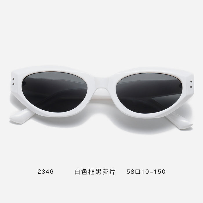 Wholesale New retro cat-eye sunglasses for women, fashionable and high-end street style sunglasses for small faces