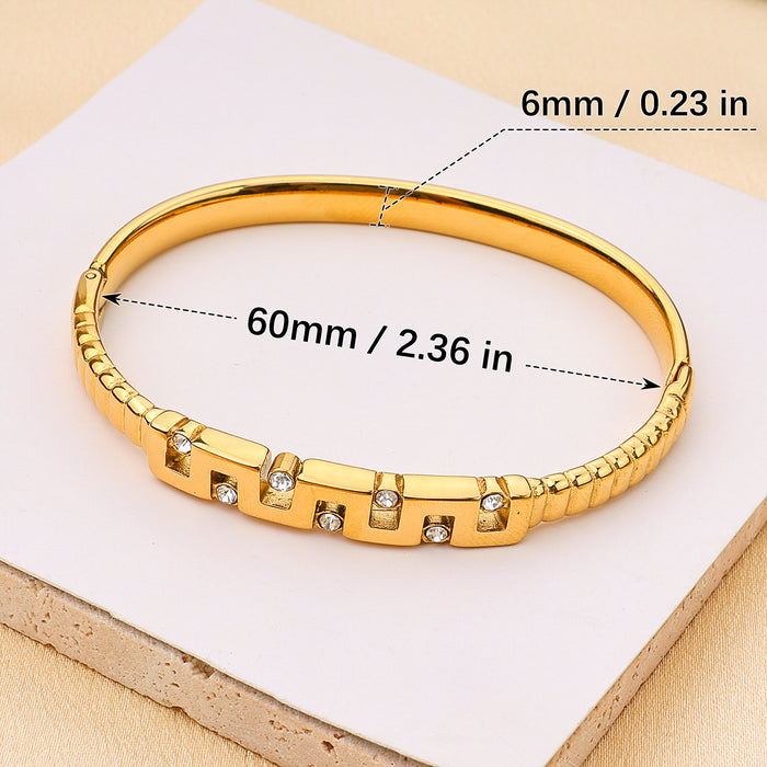 Wholesale Electroplated fashionable Great Wall pattern diamond studded buckle titanium steel bracelet