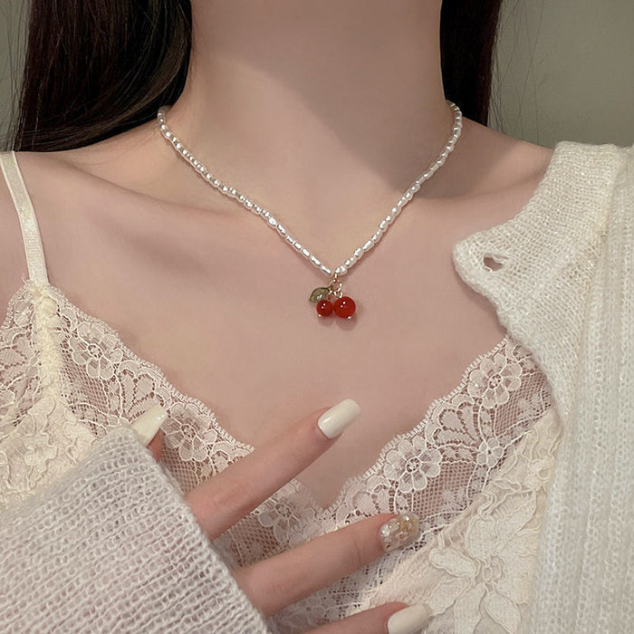 Wholesale Small niche design, collarbone chain, sweater chain, retro pearl cherry pendant necklace, luxury accessory