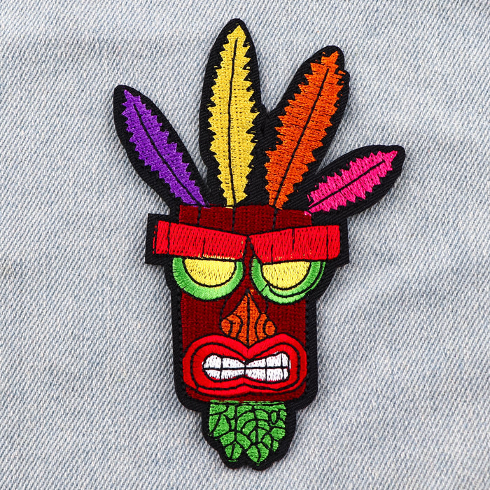 Wholesale Cartoon Embroidery Cloth Patches for Clothing and Bags Hot Melt Adhesive Backing Fabric