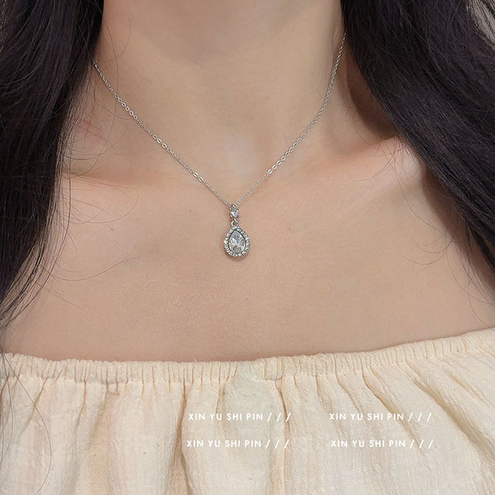 Wholesale Water droplet zircon pendant necklace, simple collarbone chain, versatile temperament, necklace accessories wholesale