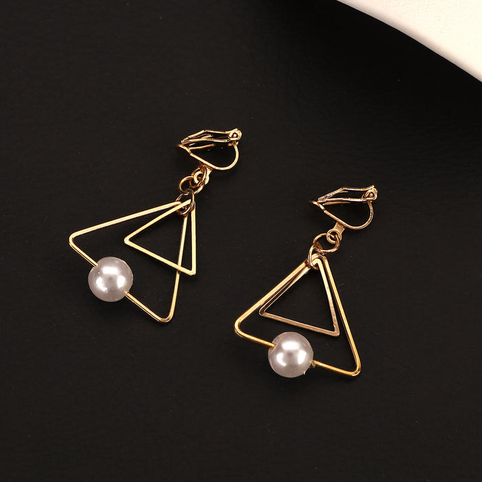 Wholesale Fashionable double triangle pearl earrings with multi-layer geometric ear clips