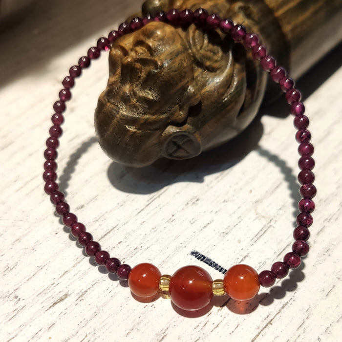 Wholesale Natural garnet bracelet, new high-end design, niche design, bracelet, bracelet, bracelet, bracelet