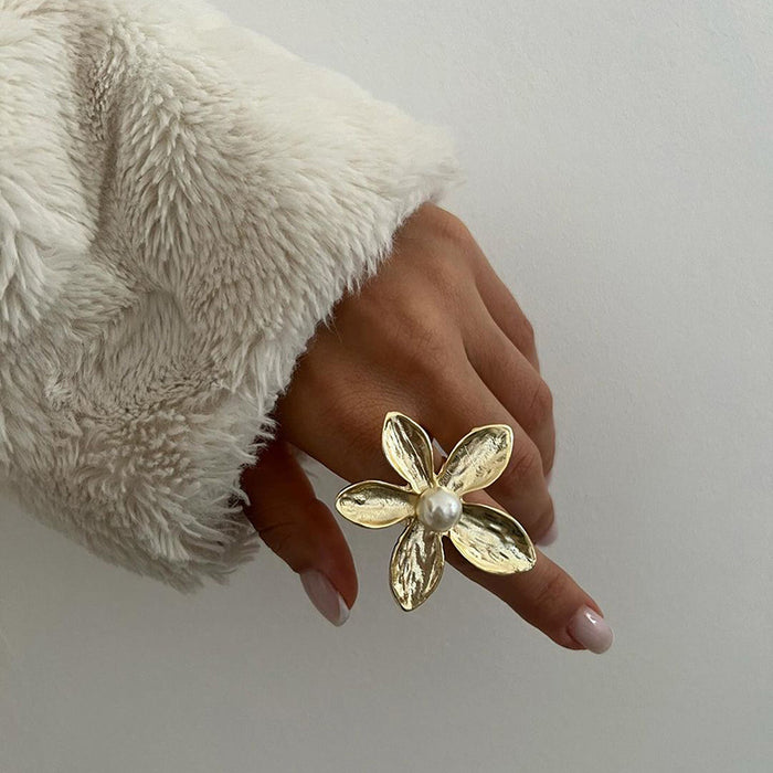 Wholesale Jewelry with exaggerated personality, irregular ring, women's niche pearl flower ring