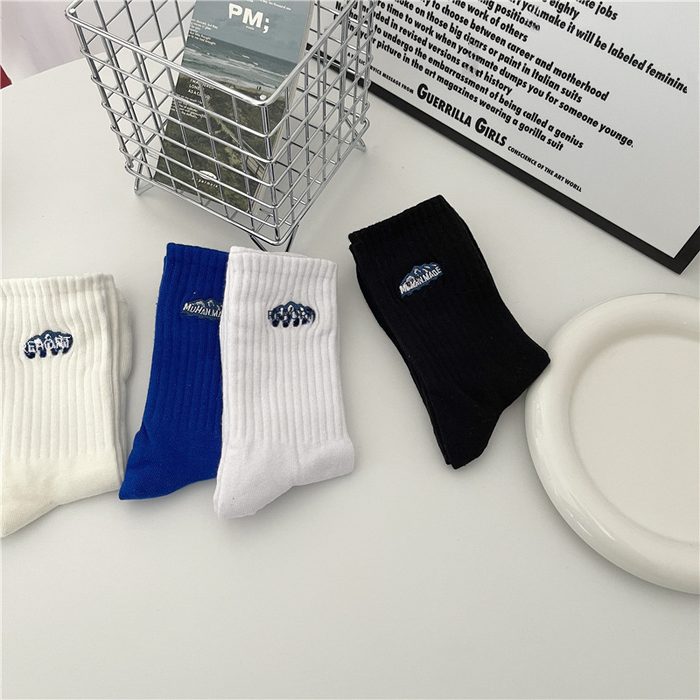 Wholesale Versatile unisex mid tube socks with thick thread mesh for couples