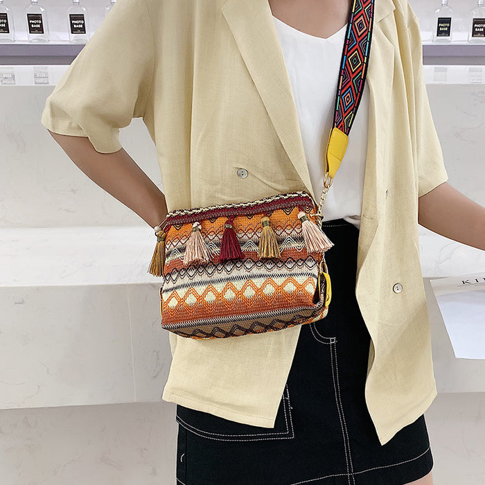 Wholesale Shoulder Bags Fabric Ethnic Style Personalized Shoulder Messenger Bag Tassel Bucket JDC-SD-YueXiang001