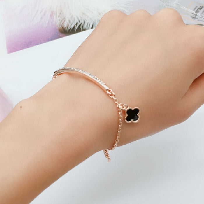 Wholesale Bracelet Alloy Fashion Diamond Small Happiness Flower JDC-BT-Yuqin001