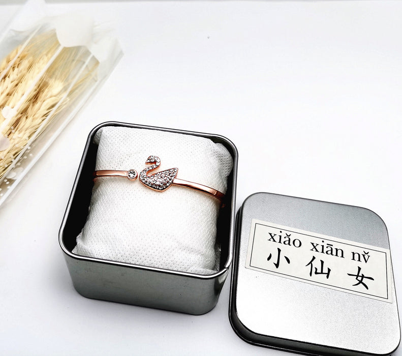 Wholesale Bracelet Hollow Crystal MOQ≥2 JDC-BT-HengX013