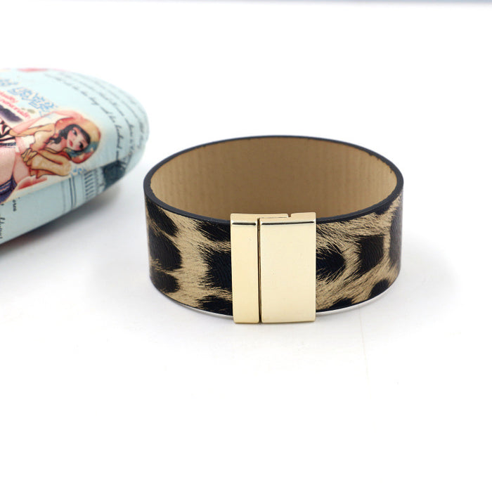 Jewelry WholesaleWholesale wide leather leopard print magnetic clasp bracelet JDC-BT-KN006 Bracelet 酷牛 %variant_option1% %variant_option2% %variant_option3%  Factory Price JoyasDeChina Joyas De China