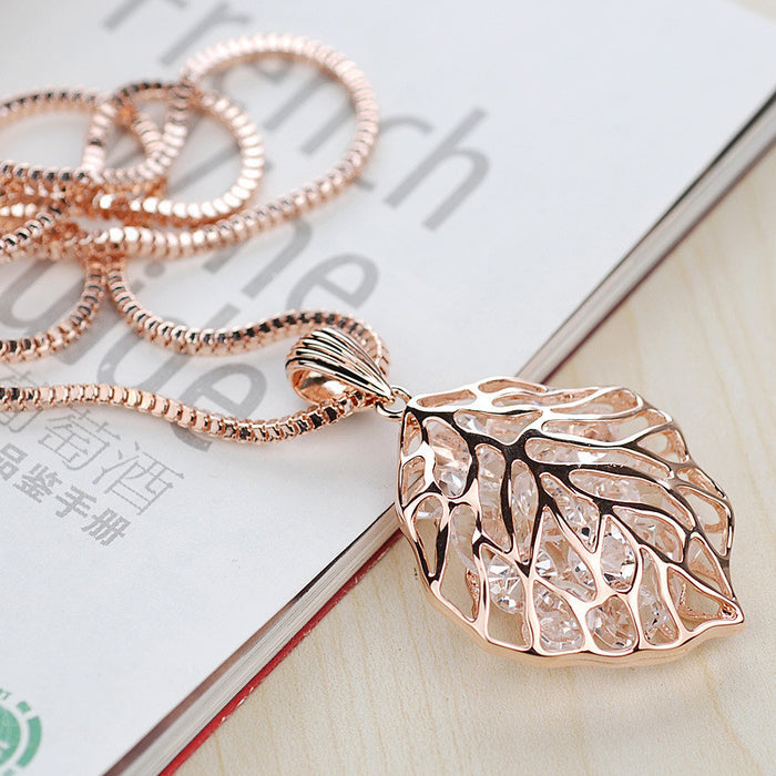 Wholesale necklace alloy long necklace net celebrity imitation crystal hollow leaf pendant MOQ≥2 JDC-NE-YouH021