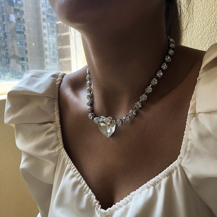 Collar al por mayor Aleación de vidrio Diamante Love Collar JDC-Ne-Qiandi006