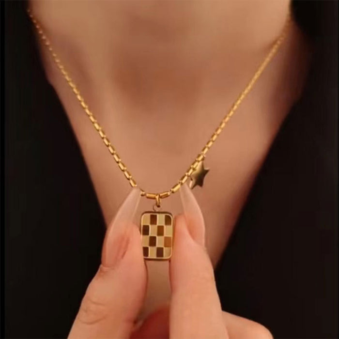 Wholesale Necklace Soft Pottery Gold Square Card Checkerboard Necklace JDC-NE-OYI001