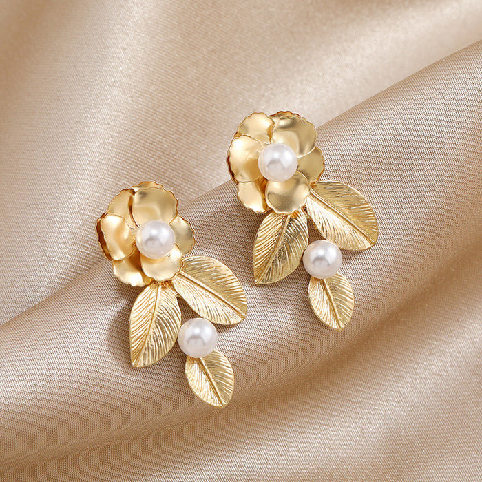 Wholesale Earrings Alloy Pearl Gold Plated Petals MOQ≥2 JDC-ES-KaiQ044
