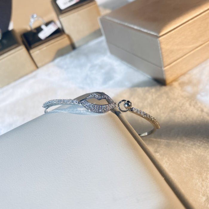Wholesale Four Leaf Clover Swan Open Bracelet Copper (F)  MOQ≥2 JDC-BT-KLG001