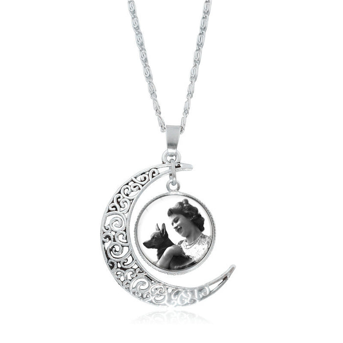 Wholesale Necklace Queen Elizabeth II Silver Hollow Moon Clavicle Chain JDC-NE-JiaY008