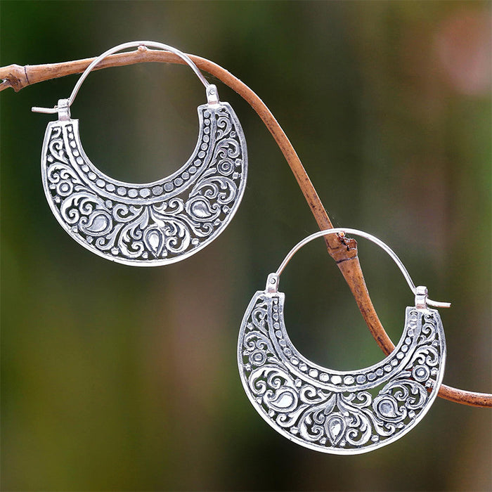 Wholesale Earrings Alloy Retro Hollow Carved Semicircle Individual Earrings JDC-ES-Saip065