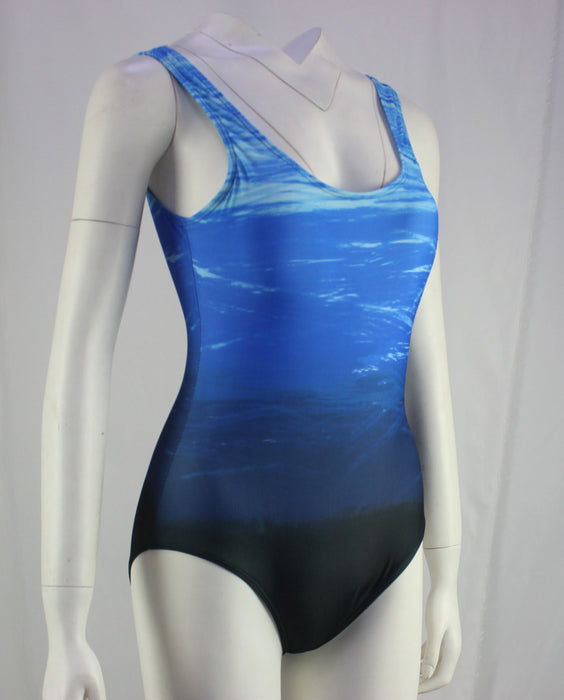 Malago Sexy Backless One Piece Swimsuit Gradiente Impresión de impresión Swimwear JDC-SW-YIGE001