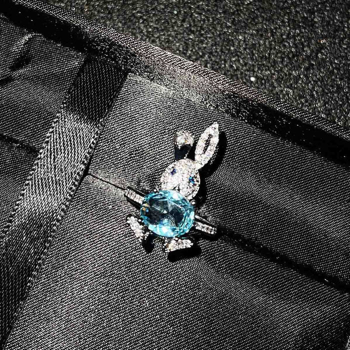 Pendientes de diamantes de micro insultos al por mayor imitación de topacio azul natural cuidador de conejo