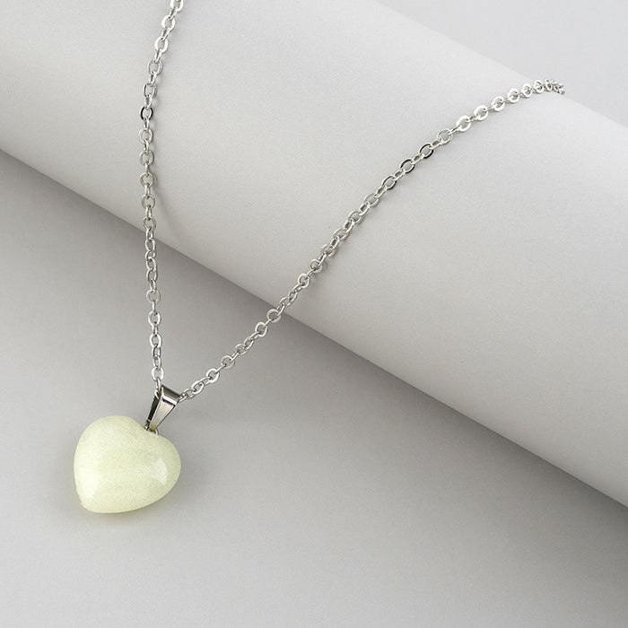 Wholesale Necklace Alloy Heart Pendant Green Luminous MOQ≥2 JDC-NE-Ditong001