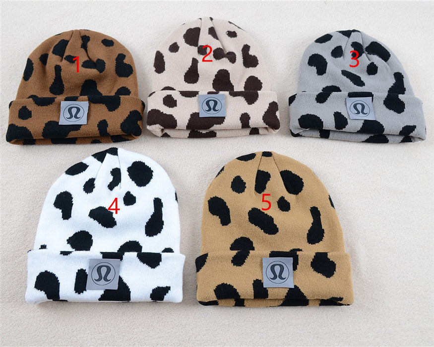 Wholesale Hat Acrylic Winter Outdoor Printed Cow Pattern Knit Cool Hat MOQ≥2 (F) JDC-FH-KuT009