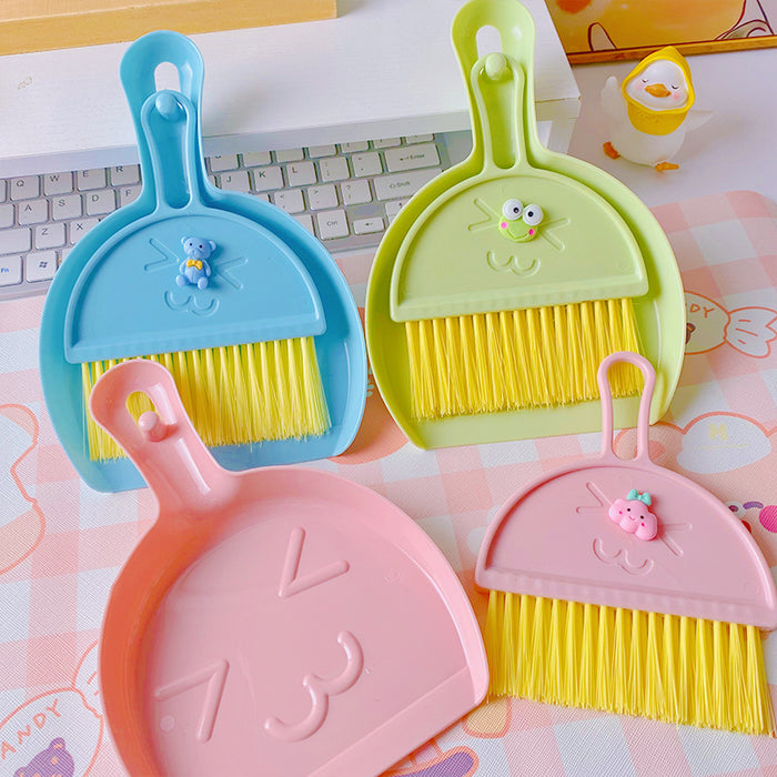 Wholesale Cartoon Desktop Mini Broom Keyboard Plastic Cleaning Brush MOQ≥2 JDC-BRO-Qingdu001