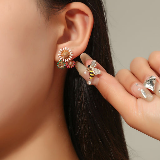 Jewelry WholesaleWholesale asymmetrical flowers small bee alloy stud earrings JDC-ES-KaiQ024 Earrings 凯庆 %variant_option1% %variant_option2% %variant_option3%  Factory Price JoyasDeChina Joyas De China