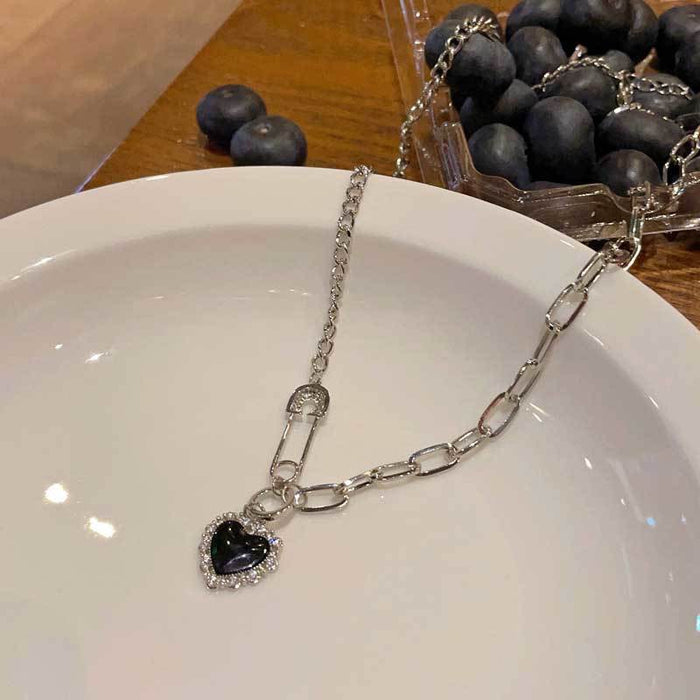 Wholesale Black Love Necklace Pins Full of Diamonds MOQ≥2 JDC-NE-YiWei002