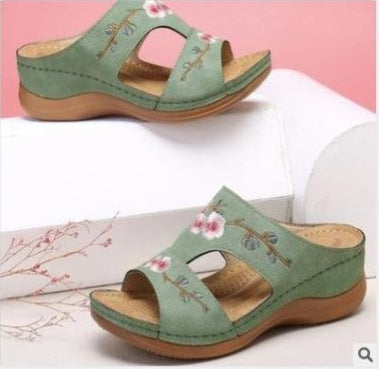 Wholesale plus size slip-on slippers summer roman shoes wedge platform sandals JDC-SD-YanY002