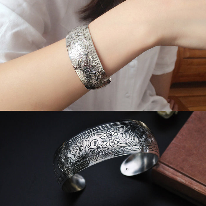 Wholesale Ancient Tibetan Silver Ornament Carved Opening Miao Silver Bracelet JDC-BT-YF007
